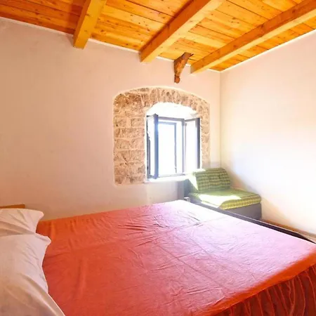 Comfortable With Pool And Garden Valtura