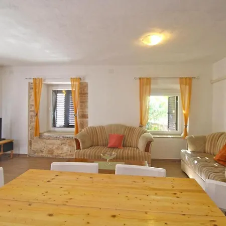 Comfortable With Pool And Garden Holiday home *